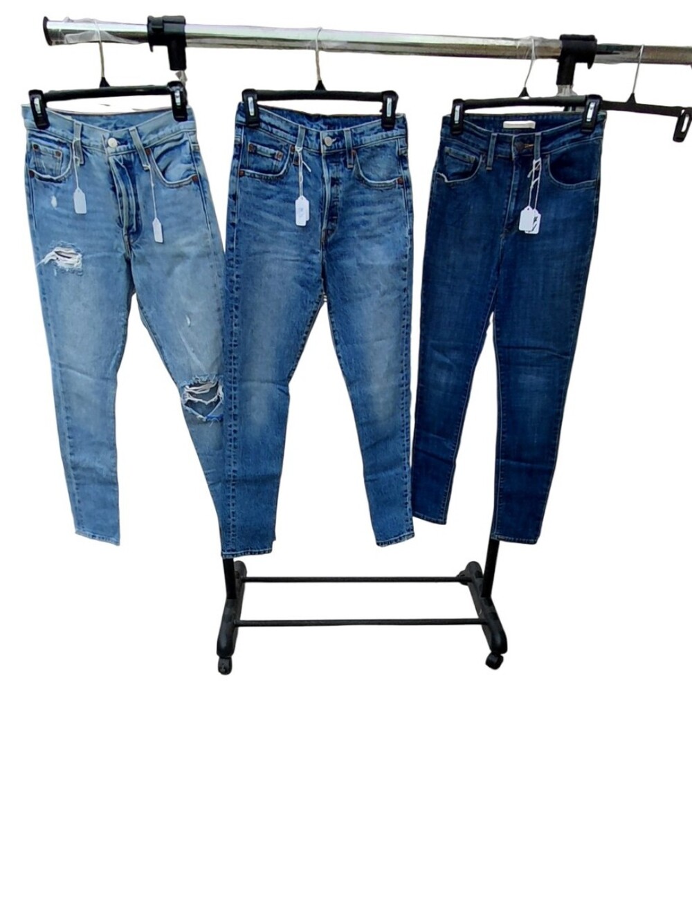 632820..Bundle Of 3 Women's Levis,  Details Shown Below.
